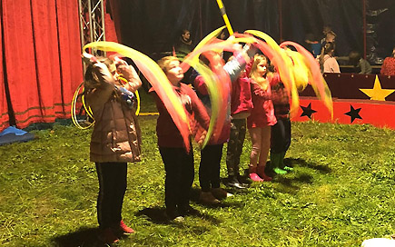 Zirkus Aron war für ein besonders Projekt in der DPFA-Regenbogen-Grundschule Görlitz zu Gast. Foto: DPFA Görlitz