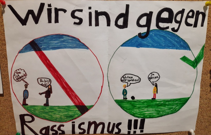 Bild "Wir sind gegen Rassismus" von Grundschülern der DPFA-Regenbogen-Schule Görlitz