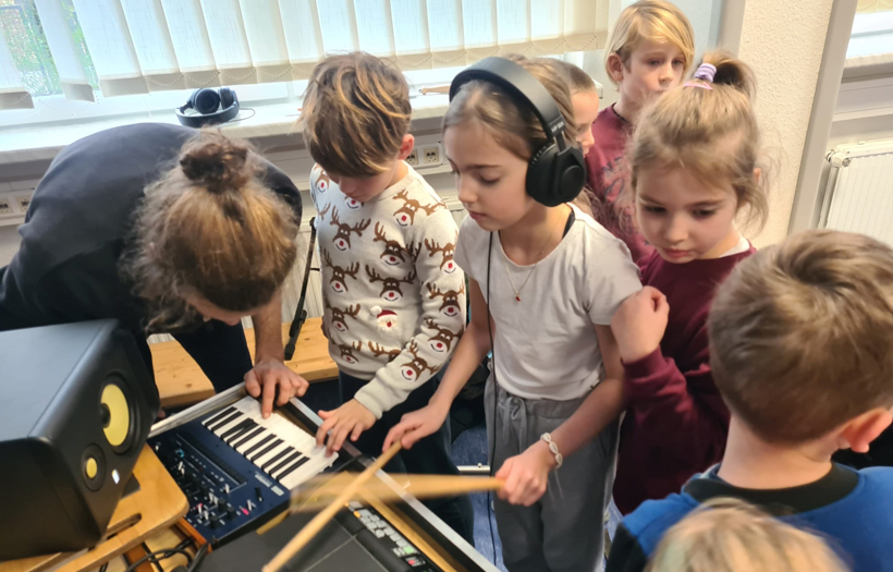 Kinder machen Musik